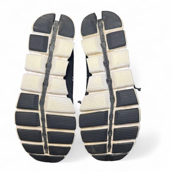 On-running Women's Black and Grey Trainers - Picture 6 of 7